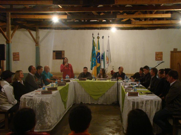 Comunidade do Rio do Tigre prestigiam sessão itinerante da Câmara Municipal de Laranjeiras do Sul.
